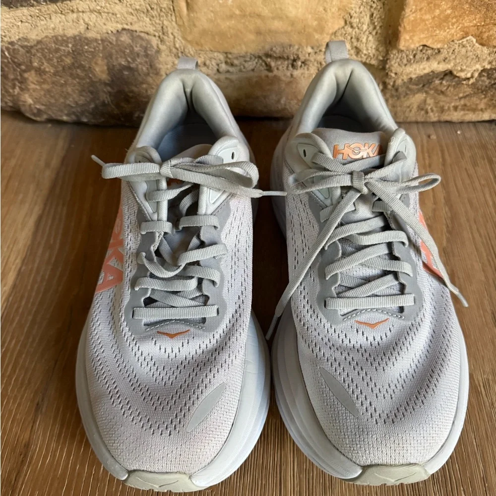 Hoka Bondi 8 Gray Harbor Mist/ Luna rock sz 9 women’s good cond price firm!